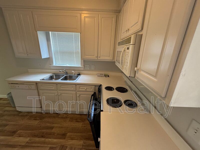 2 Bedroom Duplex off Hunter Hill Road - Rarely Available - Cul de Sac location property image