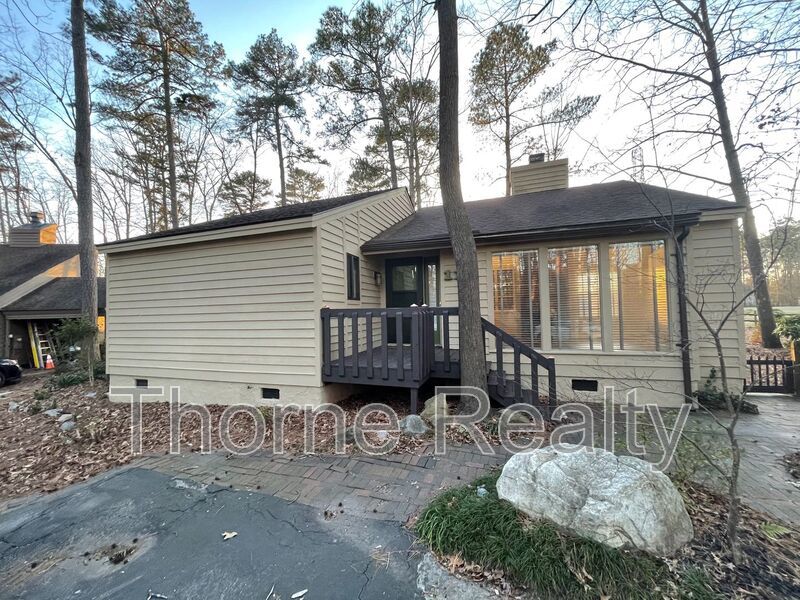 3 Bedroom 3 Bath Beauty on Golf Course with Wet Bar and Storage Building property image