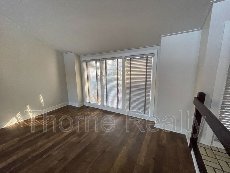 3 Bedroom 3 Bath Beauty on Golf Course with Wet Bar and Storage Building property image