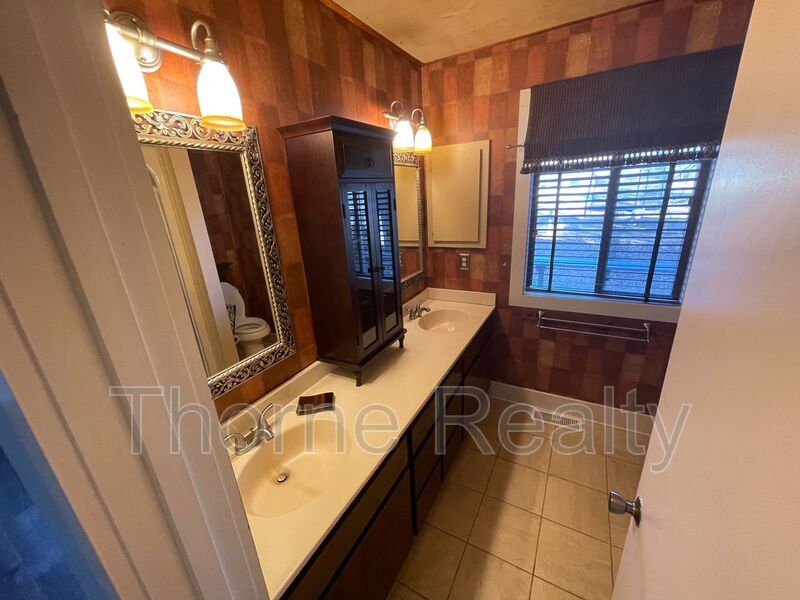 3 Bedroom 3 Bath Beauty on Golf Course with Wet Bar and Storage Building property image