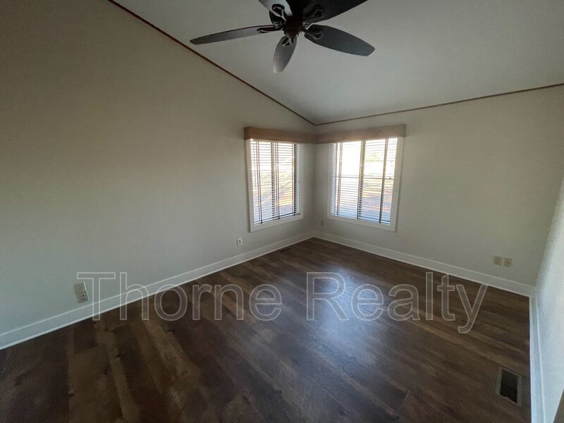 3 Bedroom 3 Bath Beauty on Golf Course with Wet Bar and Storage Building property image