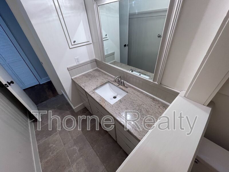 3 Bedroom 3 Bath Beauty on Golf Course with Wet Bar and Storage Building property image