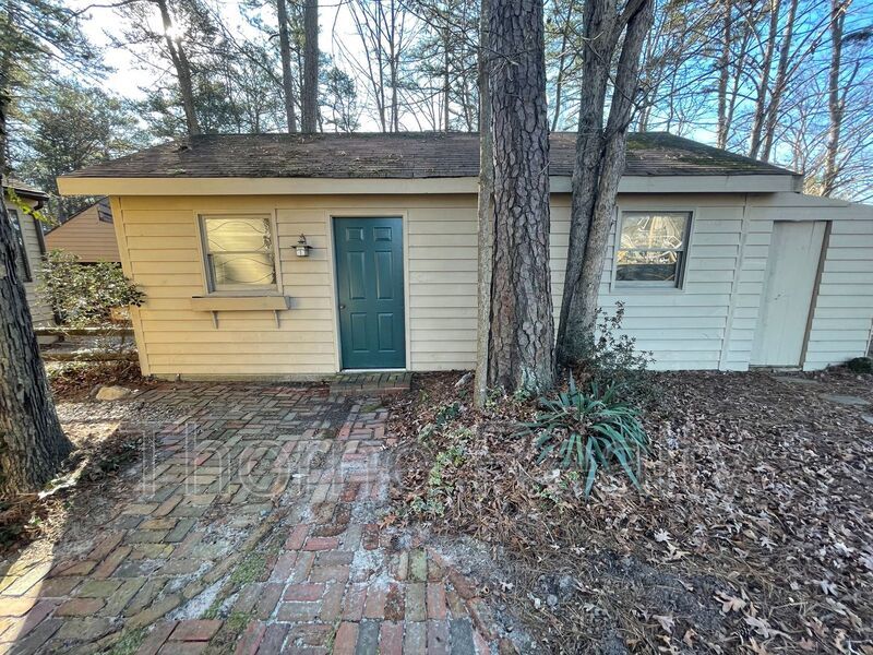 3 Bedroom 3 Bath Beauty on Golf Course with Wet Bar and Storage Building property image