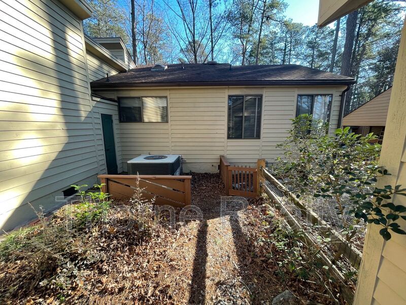 3 Bedroom 3 Bath Beauty on Golf Course with Wet Bar and Storage Building property image