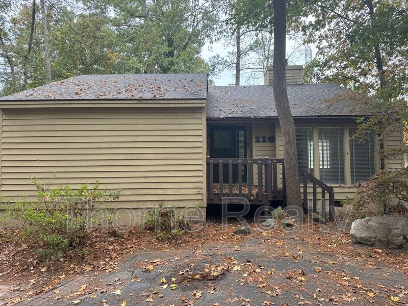 3 Bedroom 3 Bath Beauty on Golf Course with Wet Bar and Storage Building property image