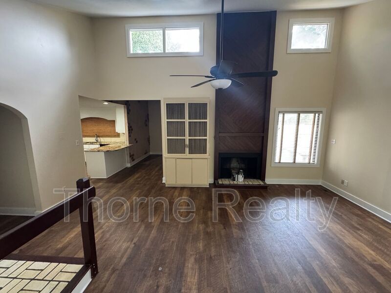 3 Bedroom 3 Bath Beauty on Golf Course with Wet Bar and Storage Building property image