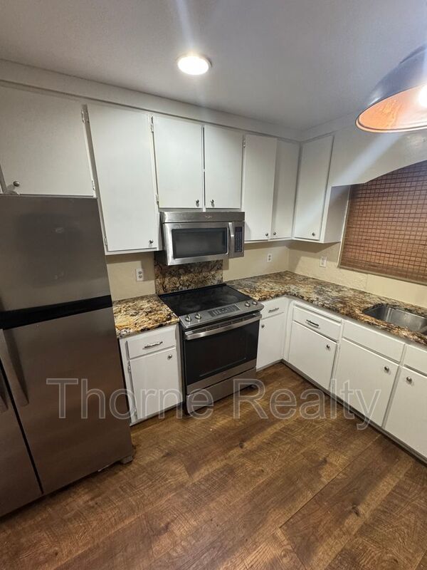 3 Bedroom 3 Bath Beauty on Golf Course with Wet Bar and Storage Building property image