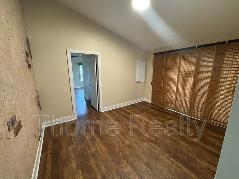 3 Bedroom 3 Bath Beauty on Golf Course with Wet Bar and Storage Building property image