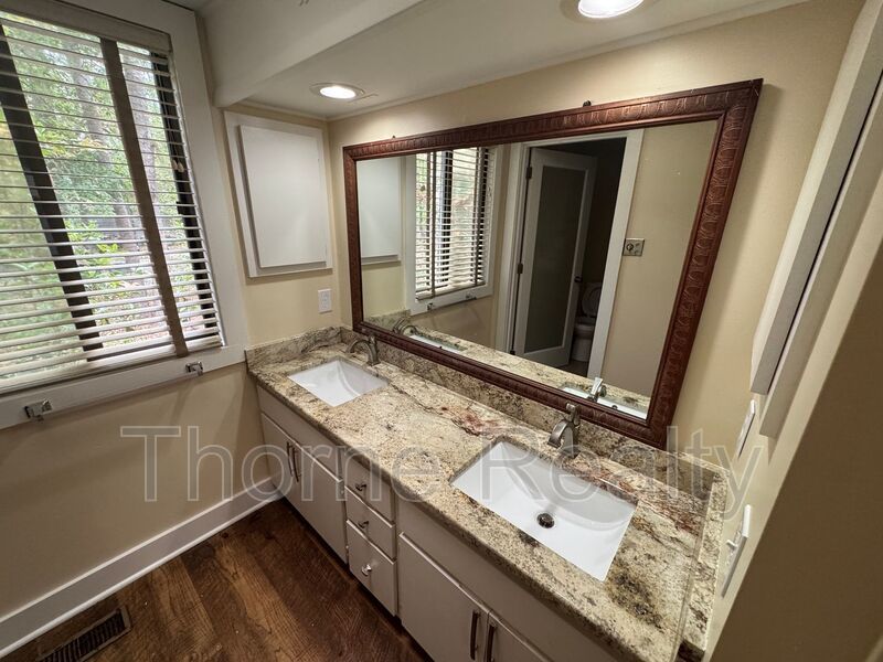 3 Bedroom 3 Bath Beauty on Golf Course with Wet Bar and Storage Building property image