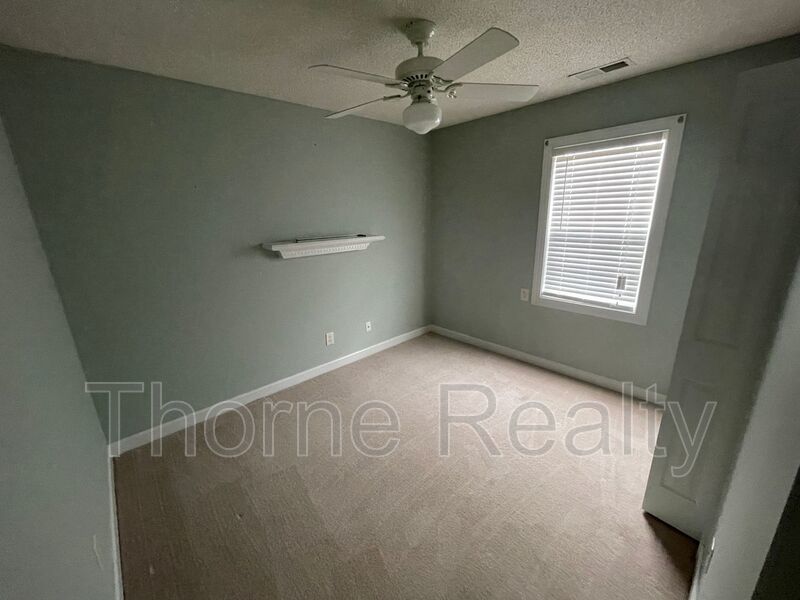 3 Bedroom 2 Bath Single Family House - Fenced back yard - Cul de Sac location property image