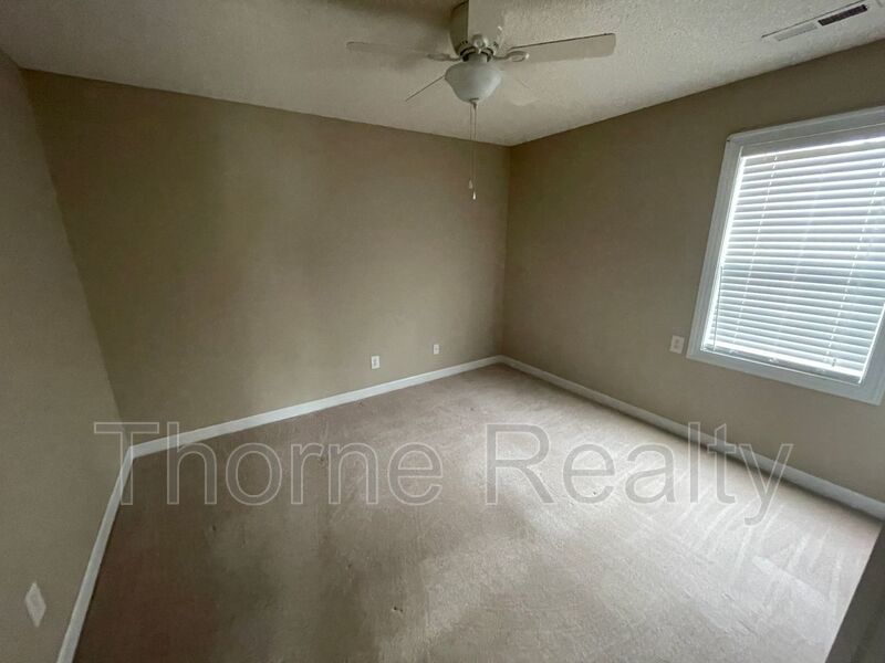 3 Bedroom 2 Bath Single Family House - Fenced back yard - Cul de Sac location property image