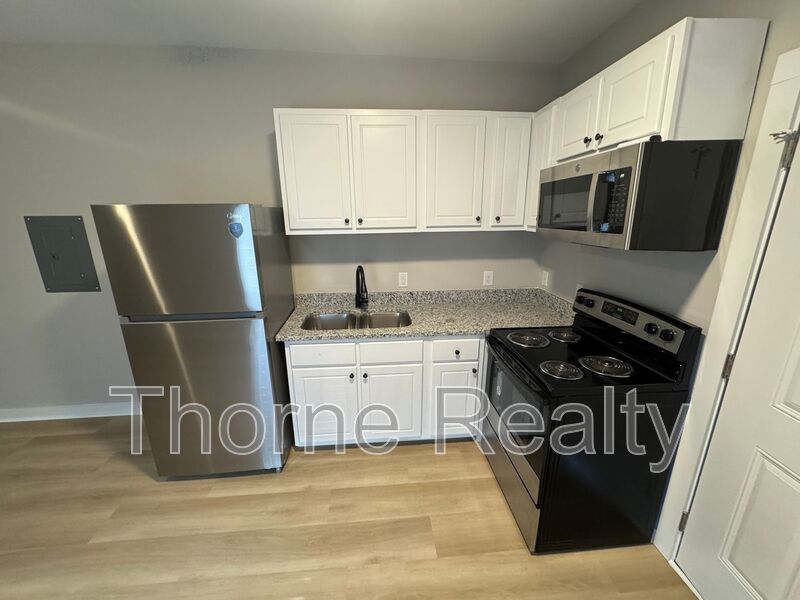 Like New 1 Bedroom Duplex - Walk to Rocky Mount Mills property image