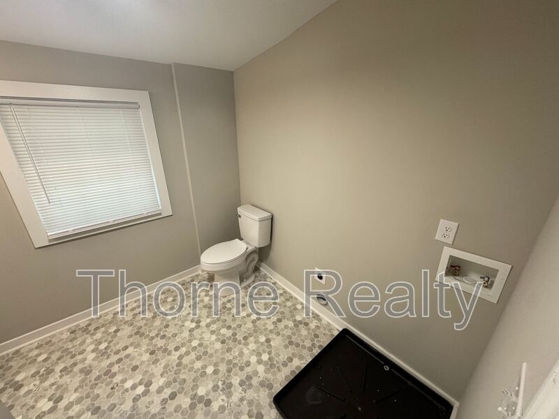 Like New 1 Bedroom Duplex - Walk to Rocky Mount Mills property image