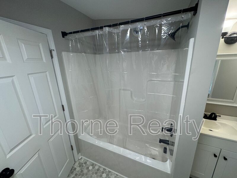 Like New 1 Bedroom Duplex - Walk to Rocky Mount Mills property image