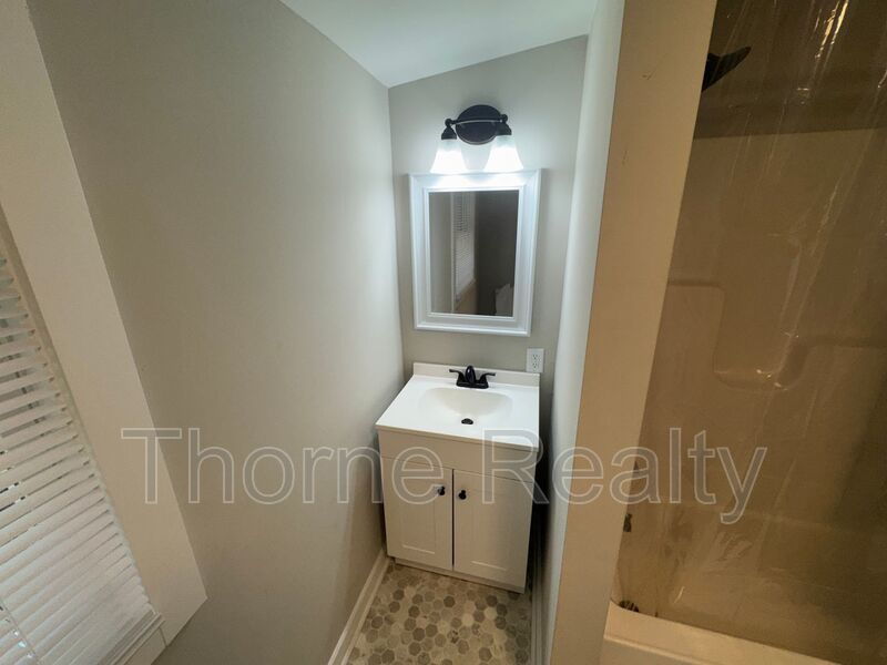 Like New 1 Bedroom Duplex - Walk to Rocky Mount Mills property image