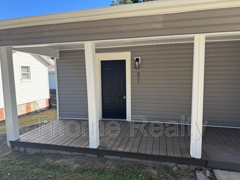 Like New 1 Bedroom Duplex - Walk to Rocky Mount Mills property image
