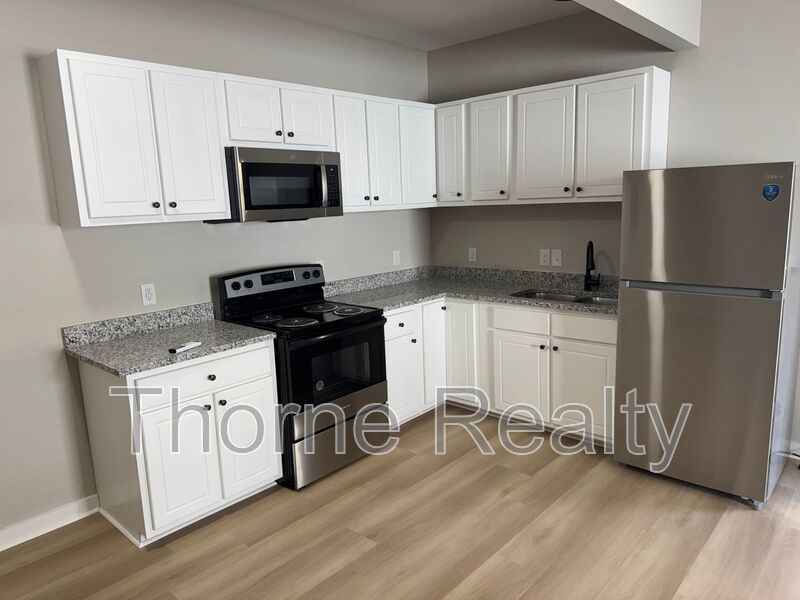 Like New 1 Bedroom Duplex - Walk to Rocky Mount Mills property image