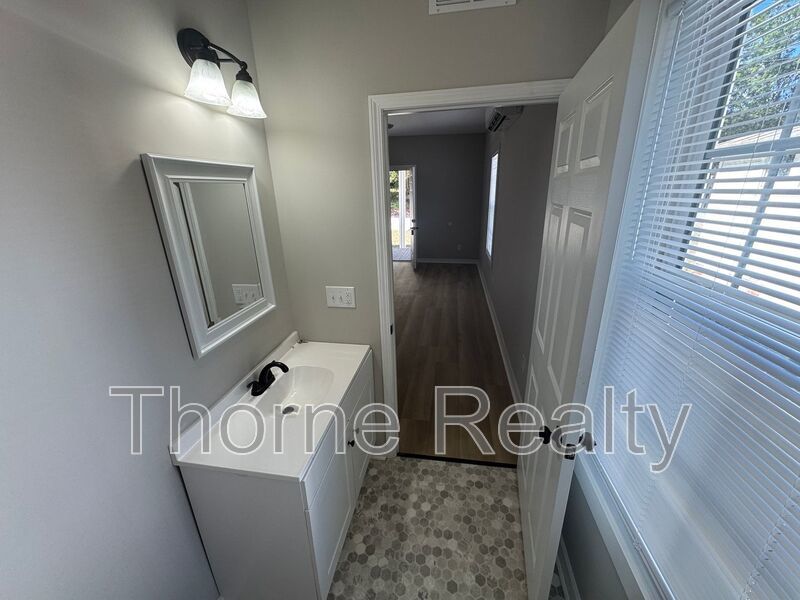 Like New 1 Bedroom Duplex - Walk to Rocky Mount Mills property image