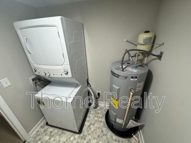 Like New 1 Bedroom Duplex - Walk to Rocky Mount Mills property image