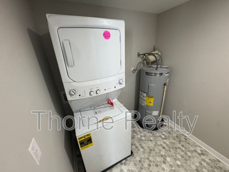 Like New 1 Bedroom Duplex - Walk to Rocky Mount Mills property image