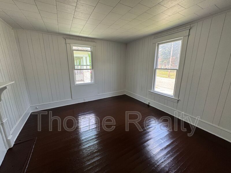 809 Sunset Avenue property image