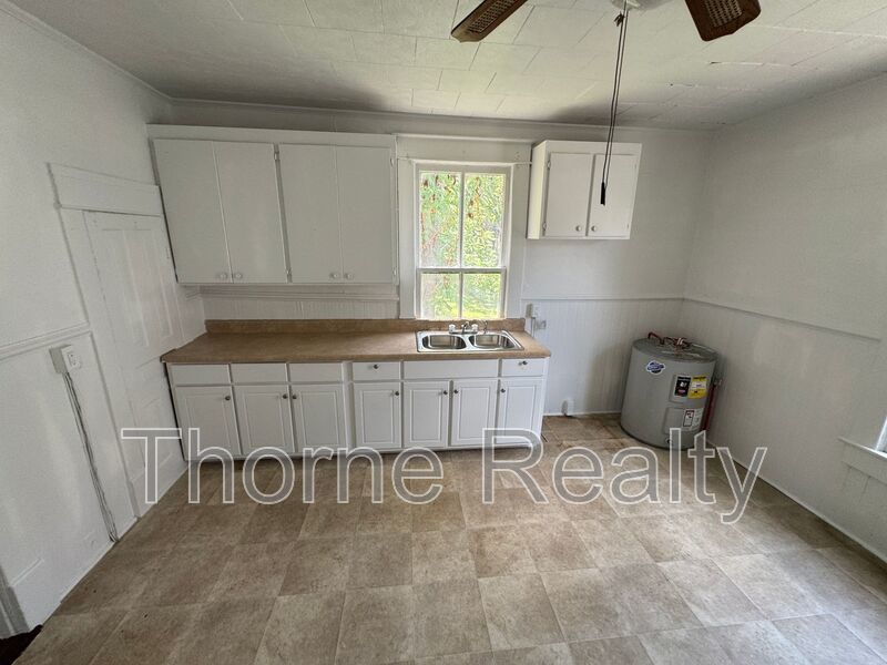 809 Sunset Avenue property image