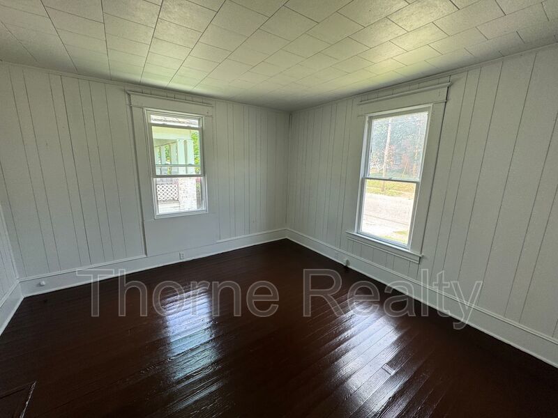 809 Sunset Avenue property image
