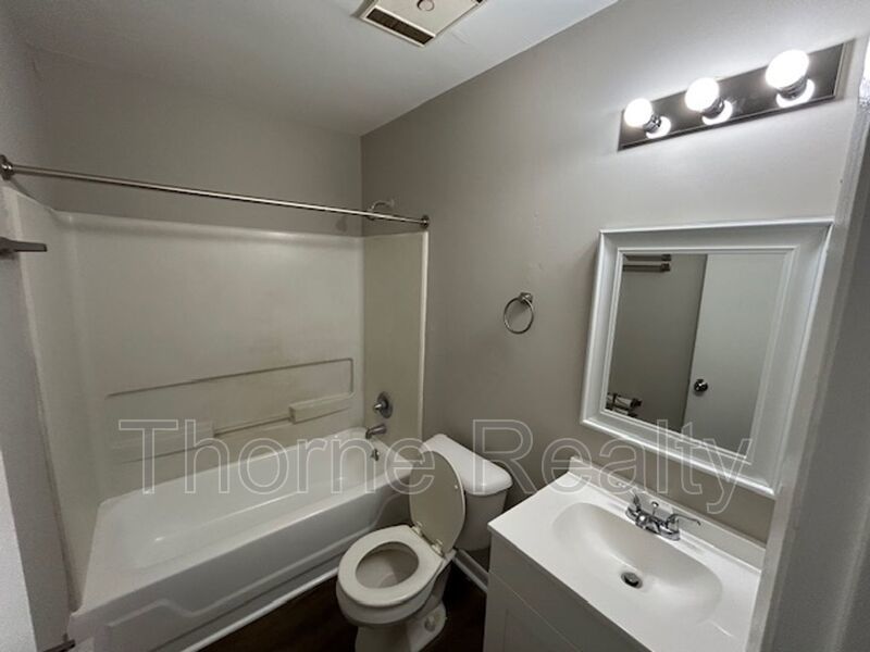 3 Bedroom Apartment with New Refrigerator property image