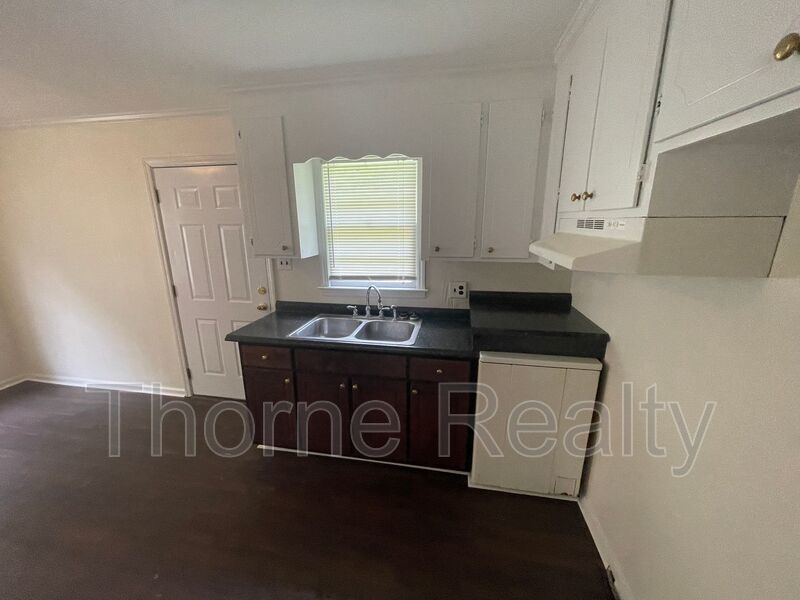 Single-Family Home: Near Shopping, Movie Theatre, and Rocky Mount Mills! property image