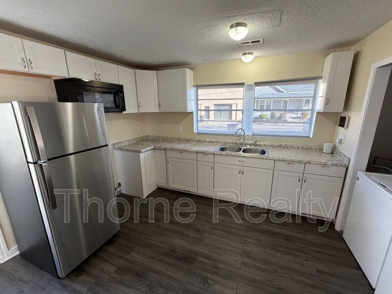 3 Bedroom House - Large Storage Building and Yard - Internet and Lawn Care included! property image