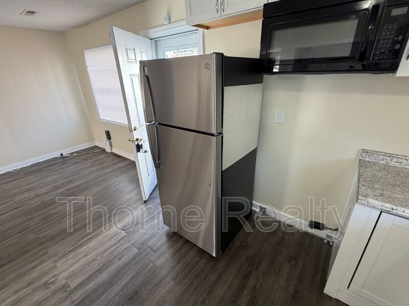 3 Bedroom House - Large Storage Building and Yard - Internet and Lawn Care included! property image