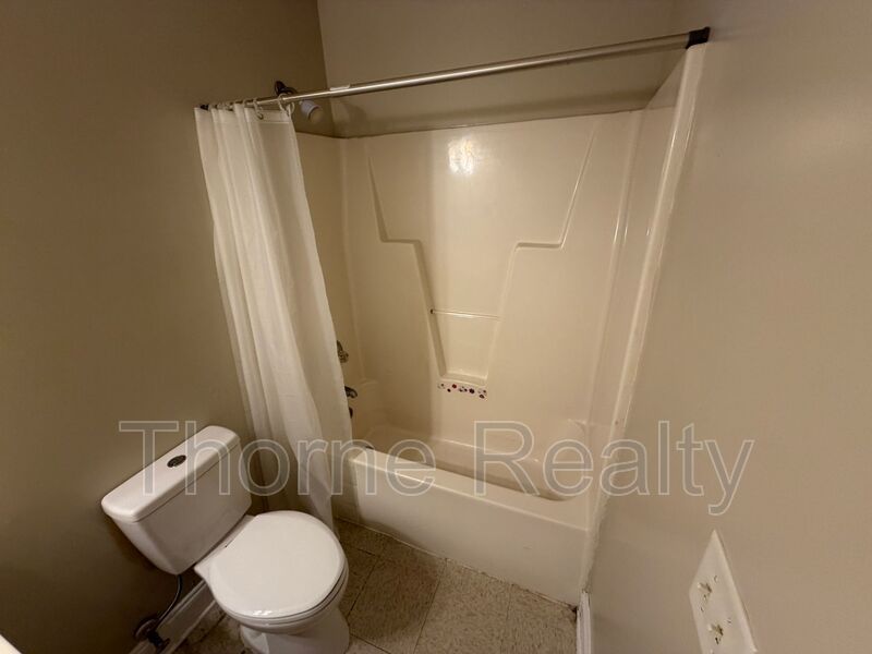 3 Bedroom with 2 Full Baths and Large Yard property image