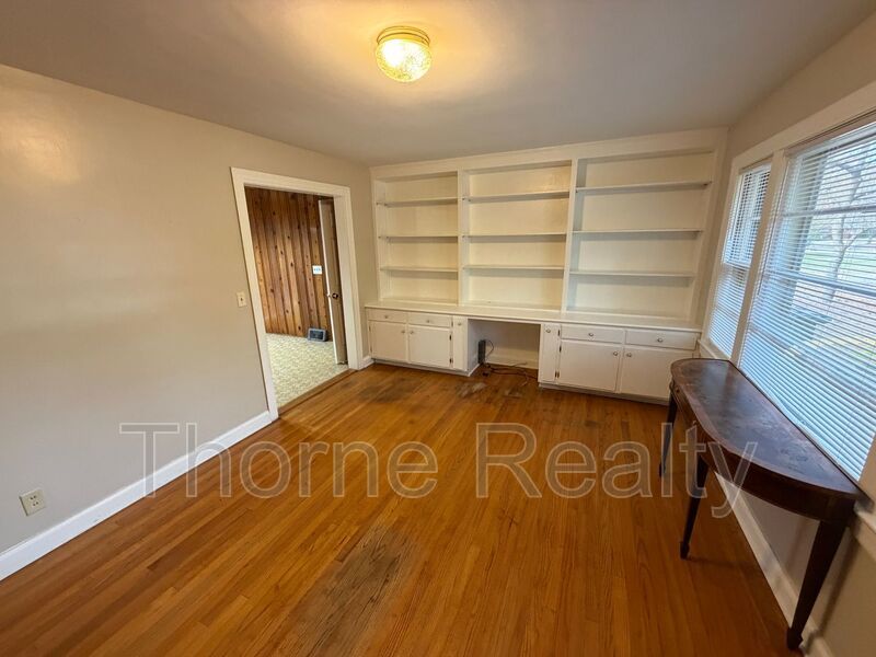 3 Bedroom Brick Ranch with Large Yard and Bonus Room property image