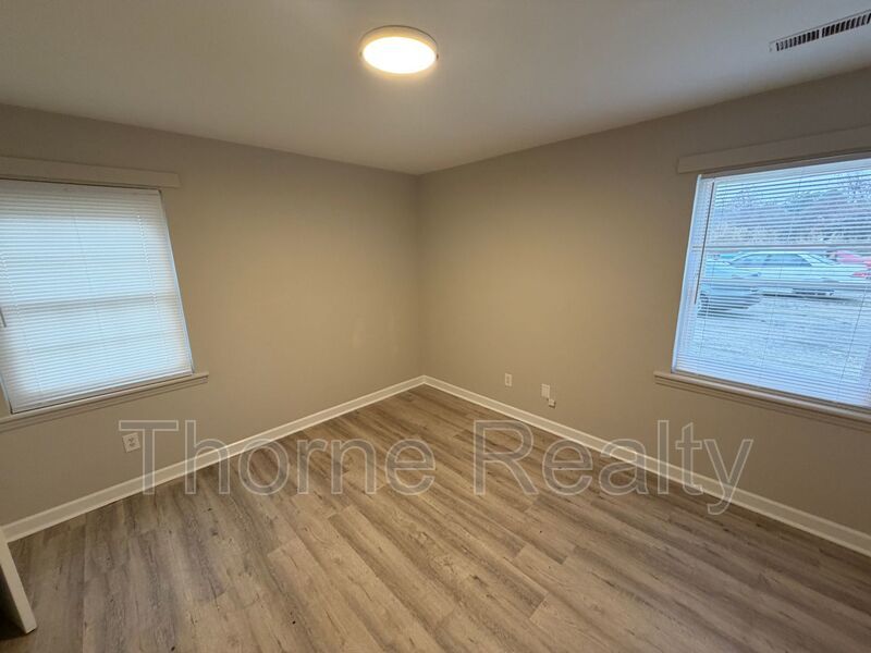 Complete renovation - large 3 Bedroom apartment property image