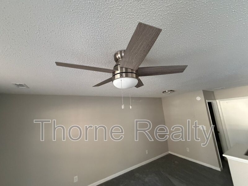 1 Bedroom Garden Apartment - New Carpet property image