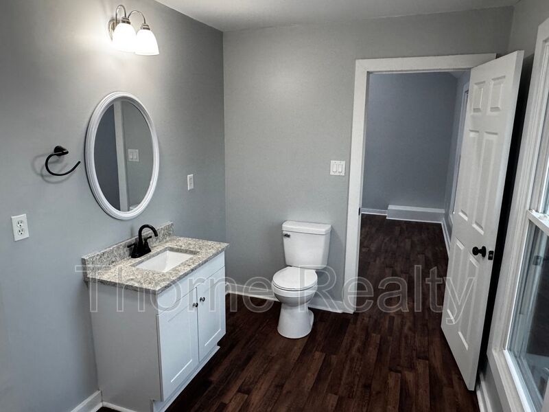 Modern 3BR / 2.5BA Home with Granite Kitchen, Loft and Storage property image