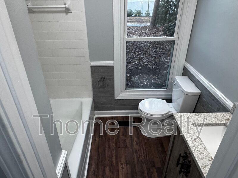 Modern 3BR / 2.5BA Home with Granite Kitchen, Loft and Storage property image