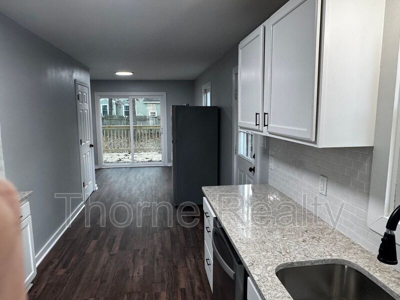 Modern 3BR / 2.5BA Home with Granite Kitchen, Loft and Storage property image