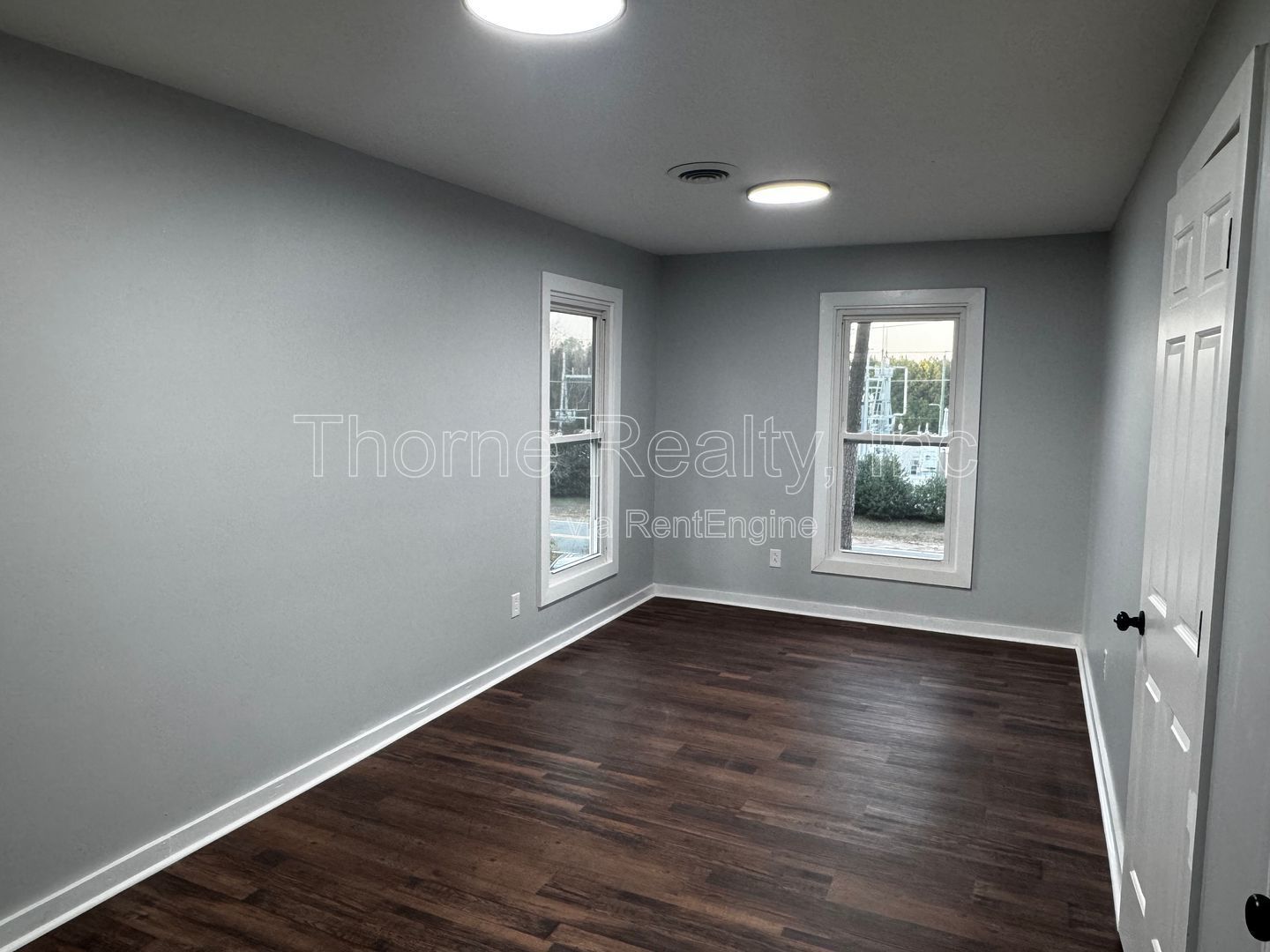 Modern 3BR / 2.5BA Home with Granite Kitchen, Loft and Storage property image