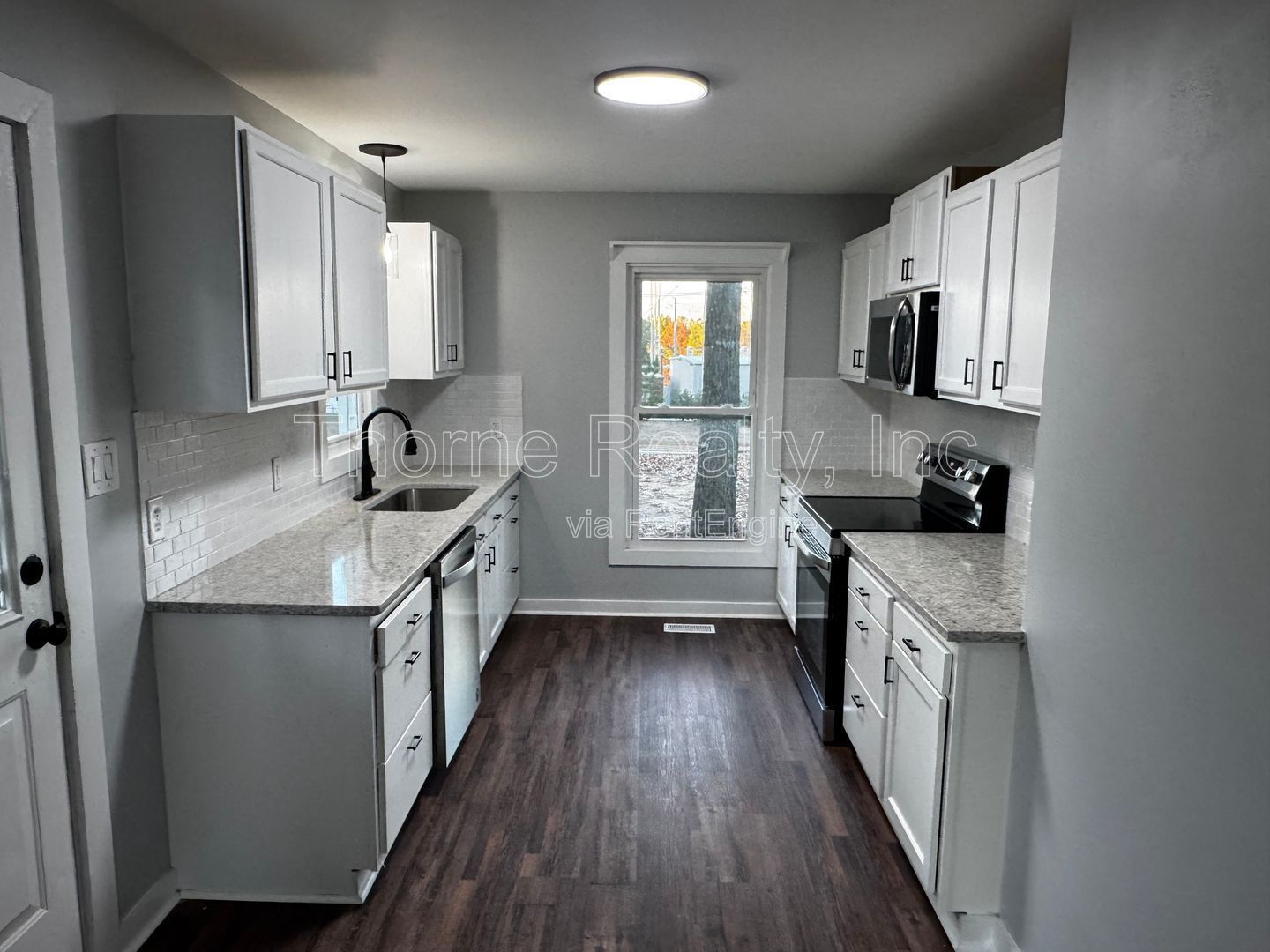 Modern 3BR / 2.5BA Home with Granite Kitchen, Loft and Storage property image