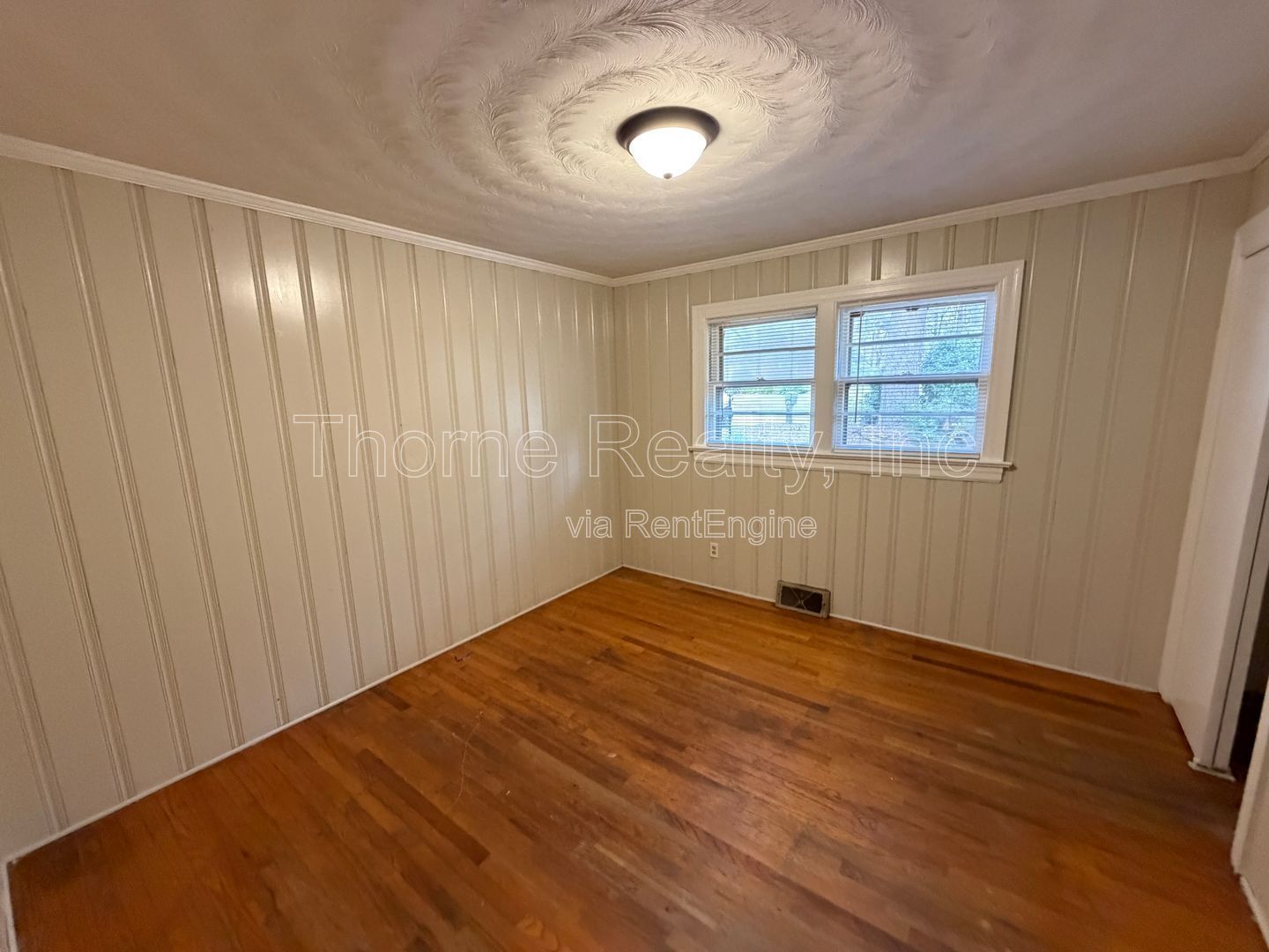 3 Bedroom Brick Ranch with Large Yard and Bonus Room property image