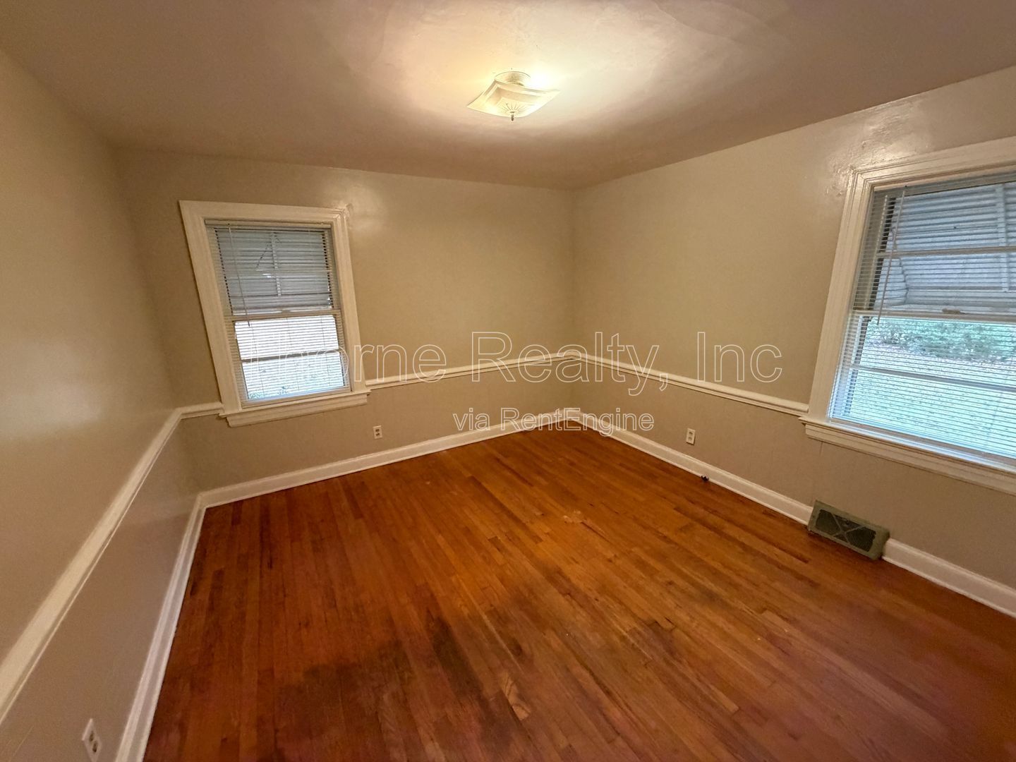 3 Bedroom Brick Ranch with Large Yard and Bonus Room property image