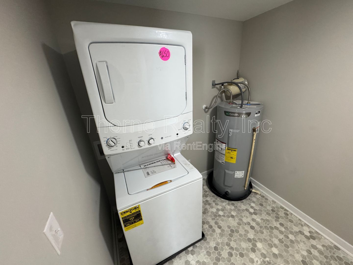 Like New 1 Bedroom Duplex - Walk to Rocky Mount Mills property image