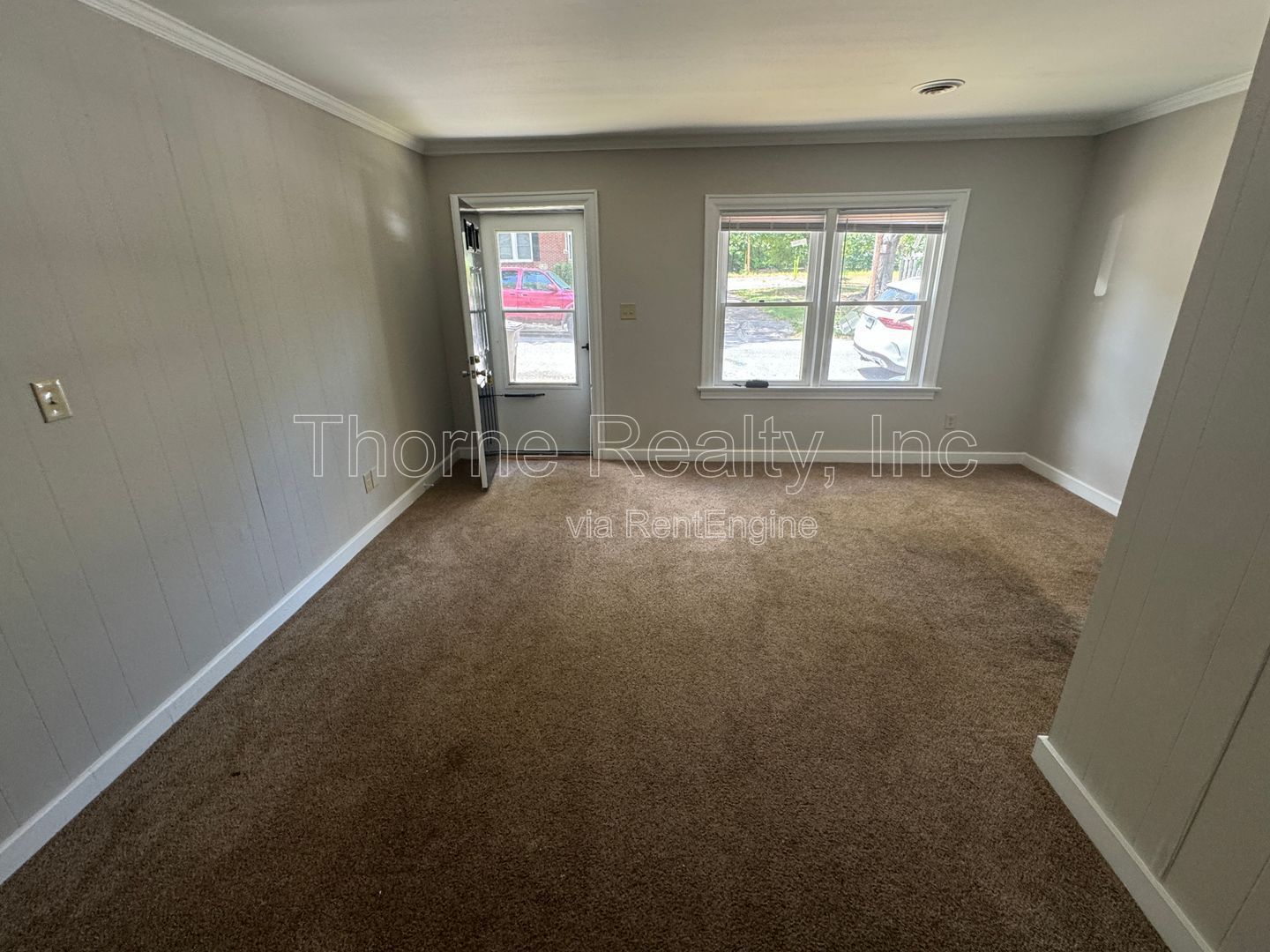 2 Bedroom Garden Apartment - End Unit with Remodeled Bathroom and New Tile Shower property image