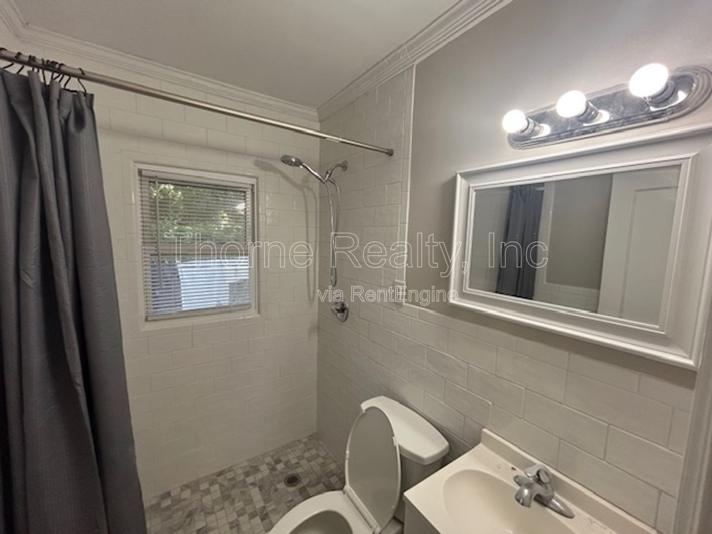 2 Bedroom Garden Apartment - End Unit with Remodeled Bathroom and New Tile Shower property image