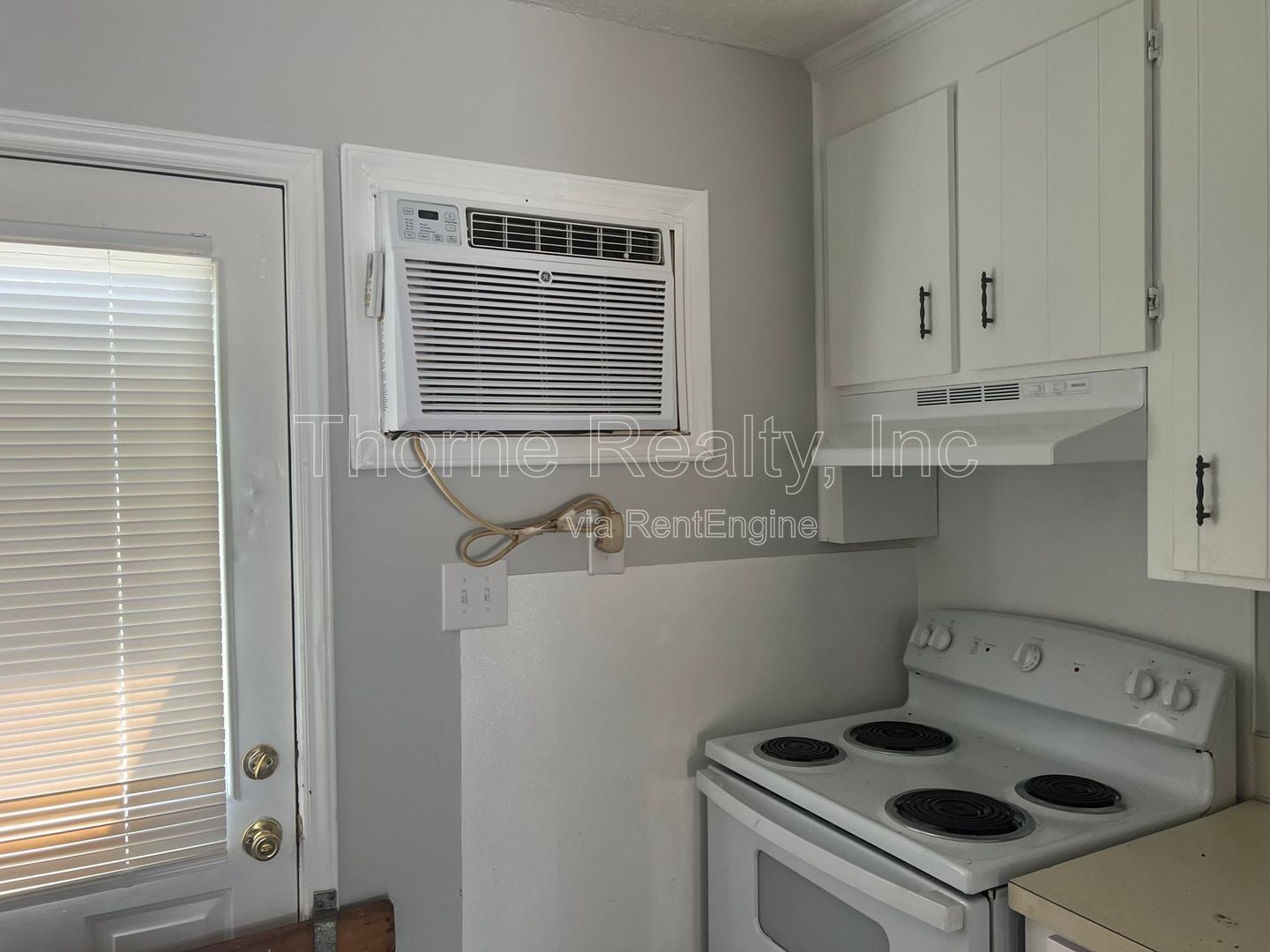 2 Bedroom Apartment - Lawn Maintenance Included - Off Street Parking property image