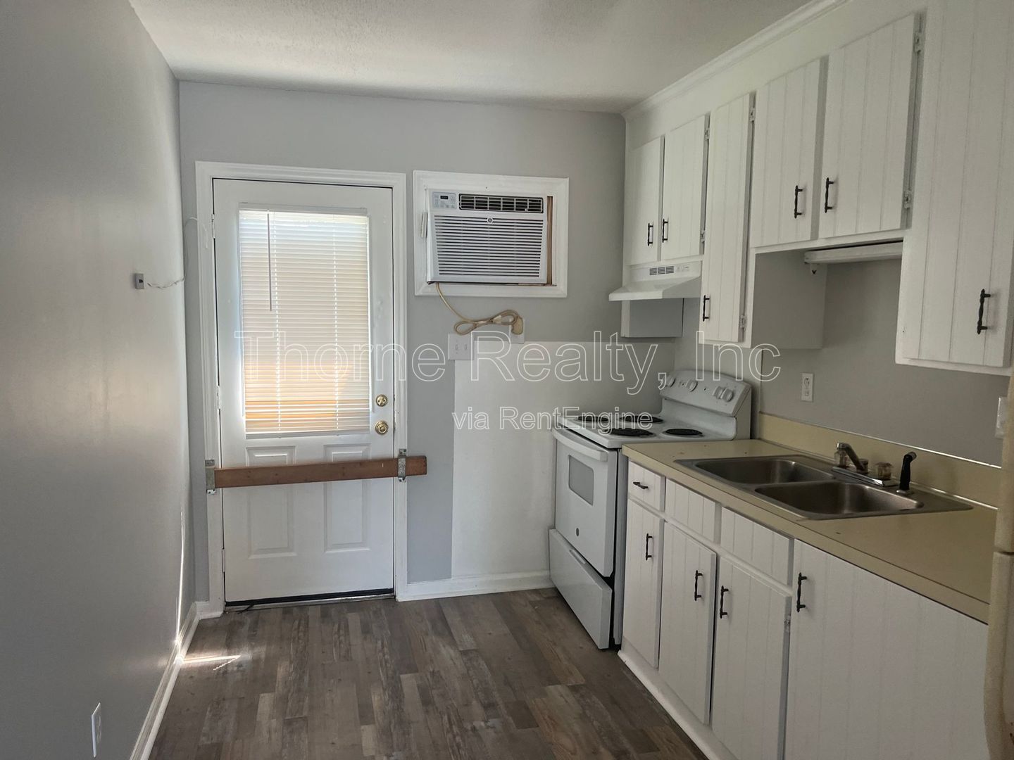 2 Bedroom Apartment - Lawn Maintenance Included - Off Street Parking property image