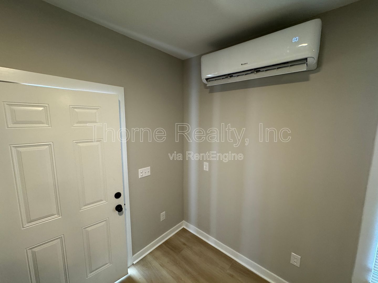 Like New 1 Bedroom Duplex - Walk to Rocky Mount Mills property image