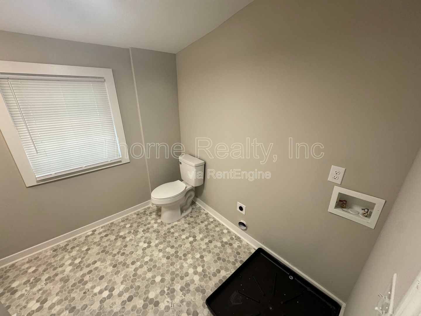 Like New 1 Bedroom Duplex - Walk to Rocky Mount Mills property image