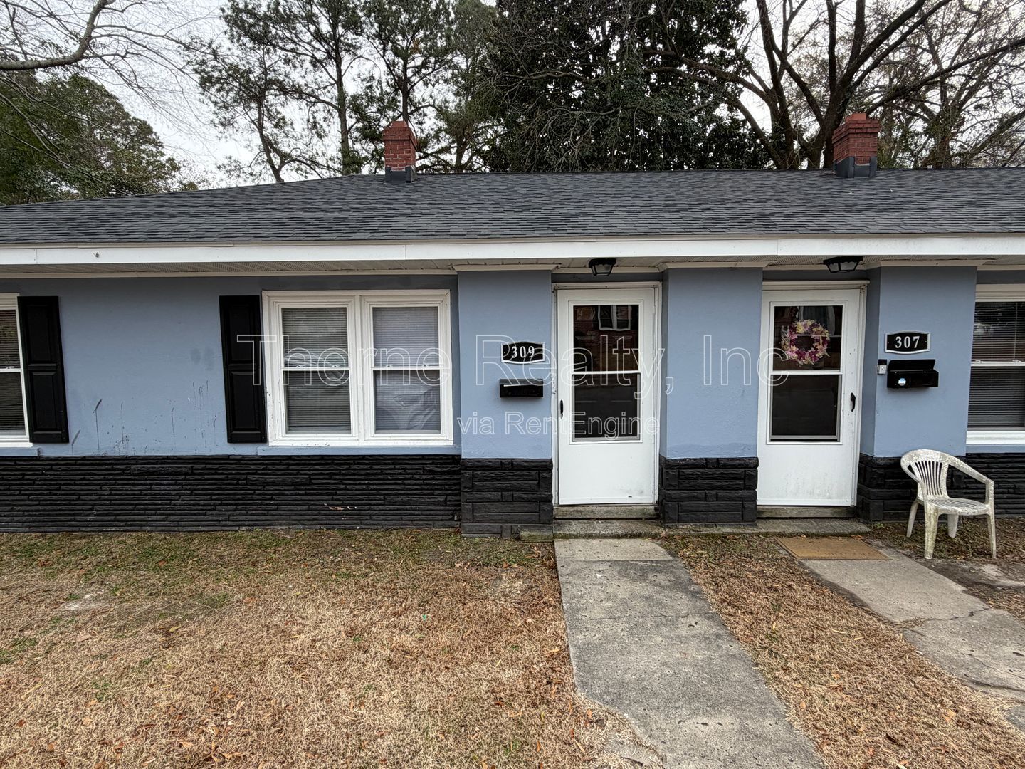 2 Bedroom Garden Apartment - End Unit with Remodeled Bathroom and New Tile Shower property image